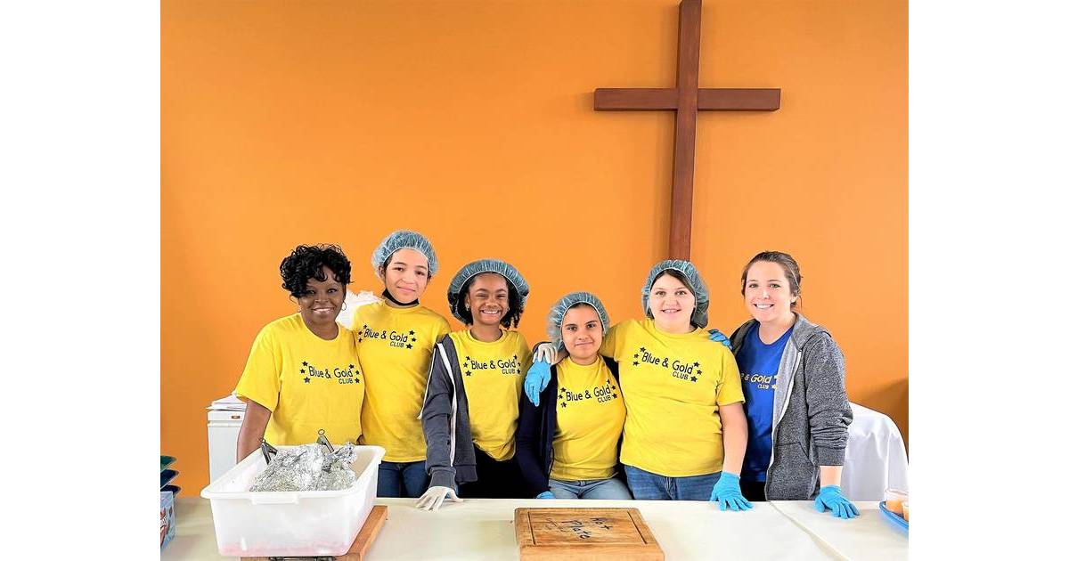 Blue and Gold Club Students of Rahway's Franklin Elementary Donate