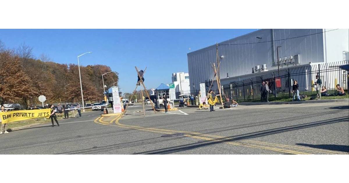 Climate Protesters Shutdown Teterboro Airport for Hours on Thursday