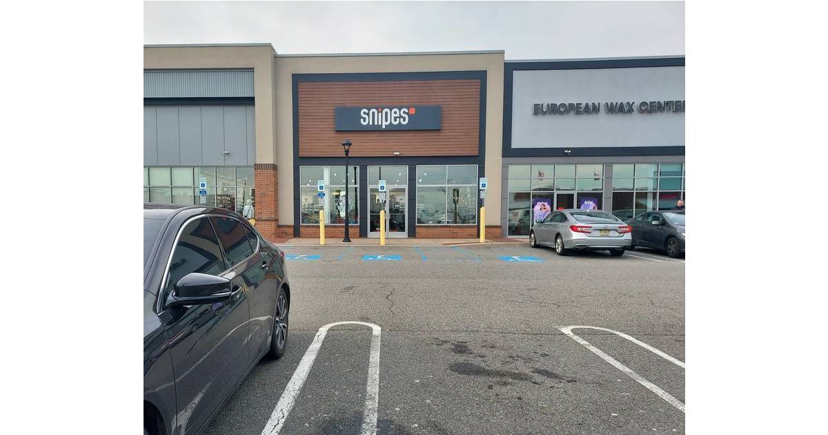 Moonachie PD Investigating Theft at Teterboro Clothing Store