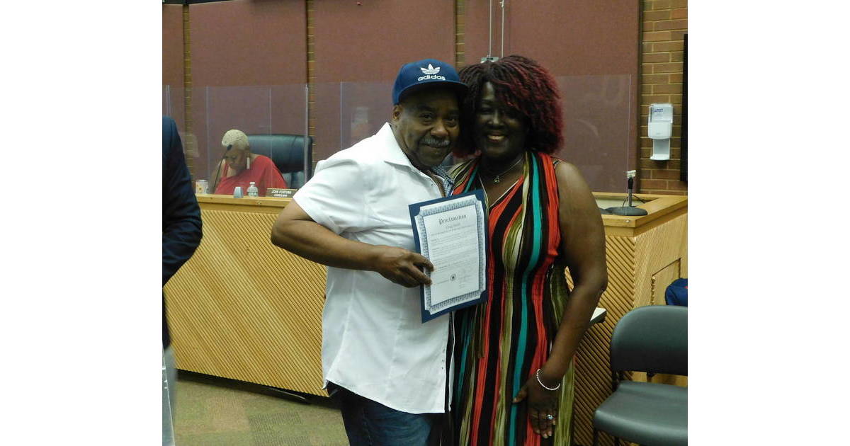 Mayor and Council Recognize Retirement of Public Works Employee after
