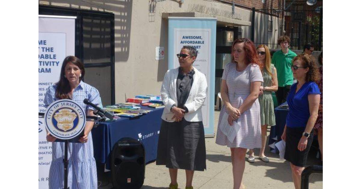 Jersey City Housing Authority, Hudson County Community College Tout