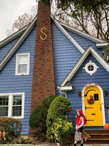 Ella Molinaro Got A Jump Start On Celebrating The Christmas Season