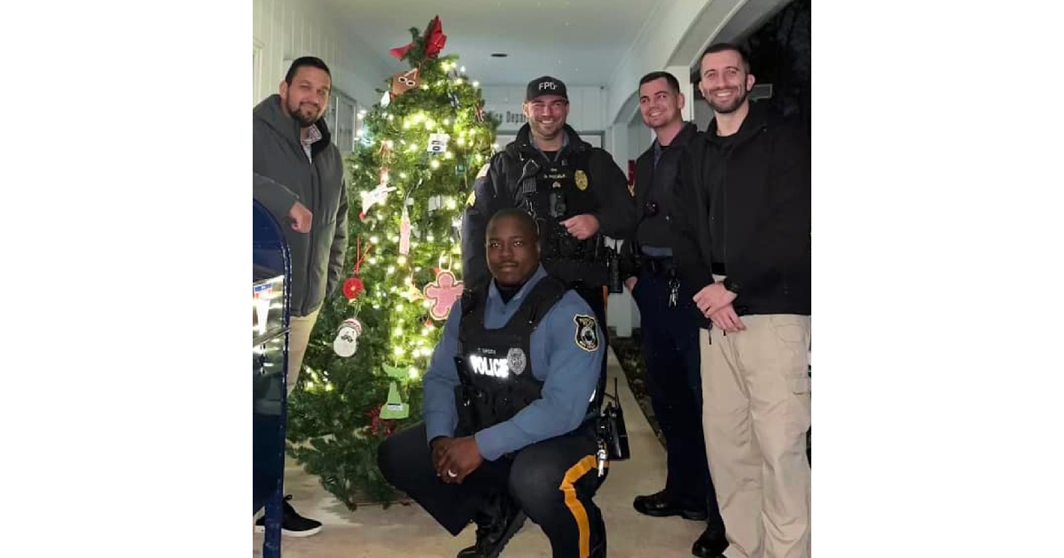 Fanwood Police Giving Tree Helps Community During Holiday Season Scotch Plains/Fanwood, NJ