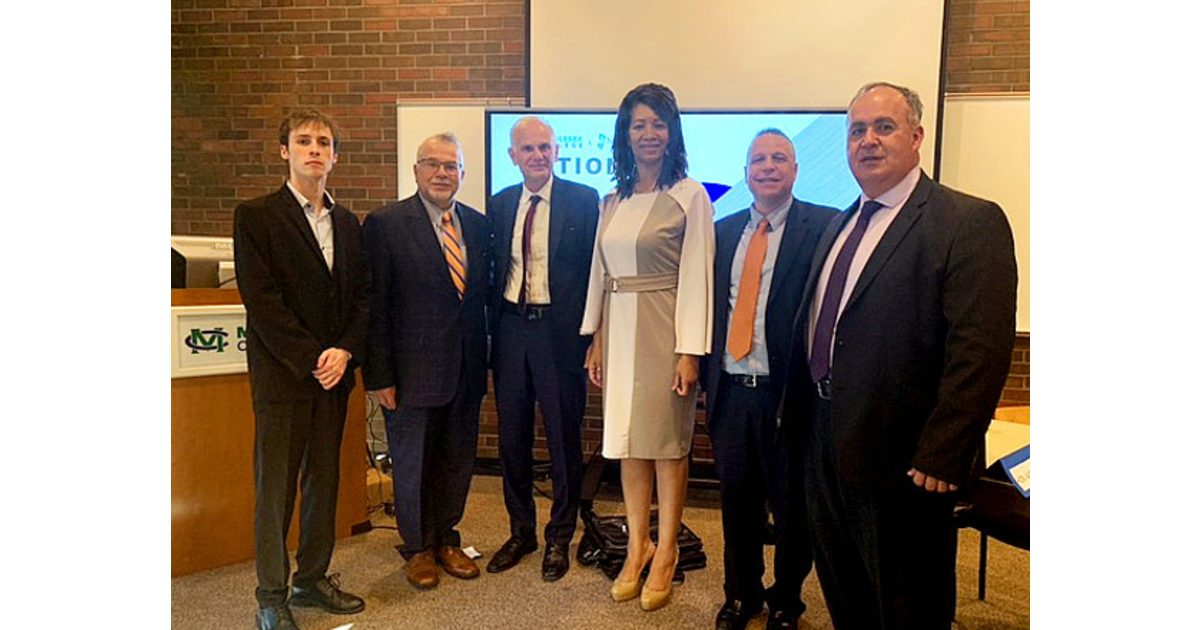 Sayreville Resident Barry J. Muller, Esq., Mentors Law Students at