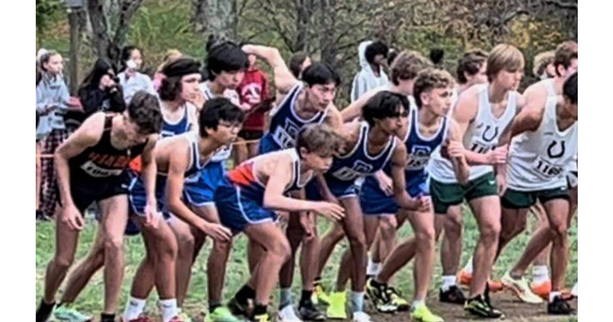 Dayton H S Cross Country Teams Finish Season at Holmdel Meet