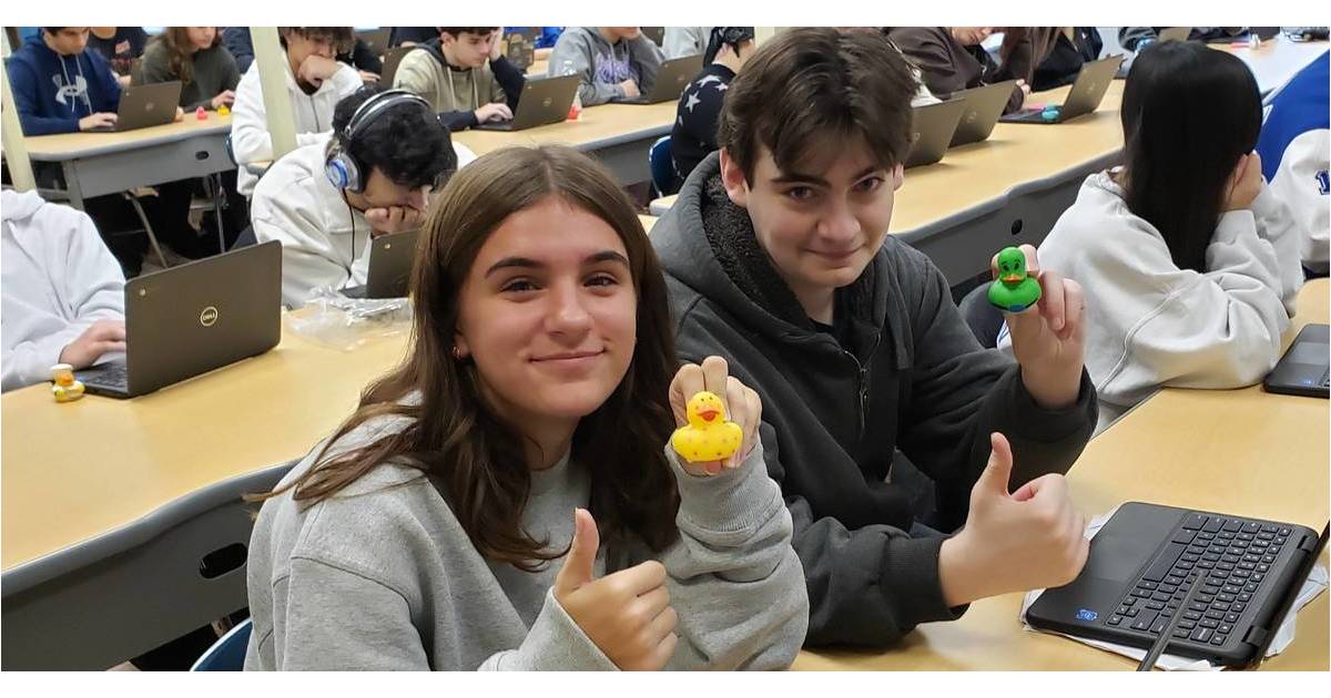 Hawthorne High School Students Participate in Annual "Hour of Code" for