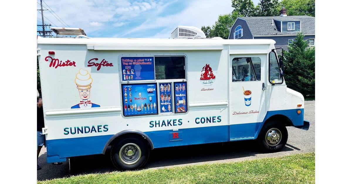 Helmetta Mayor Chris Slavicek Helps Spotswood School District Students Celebrate the Start of