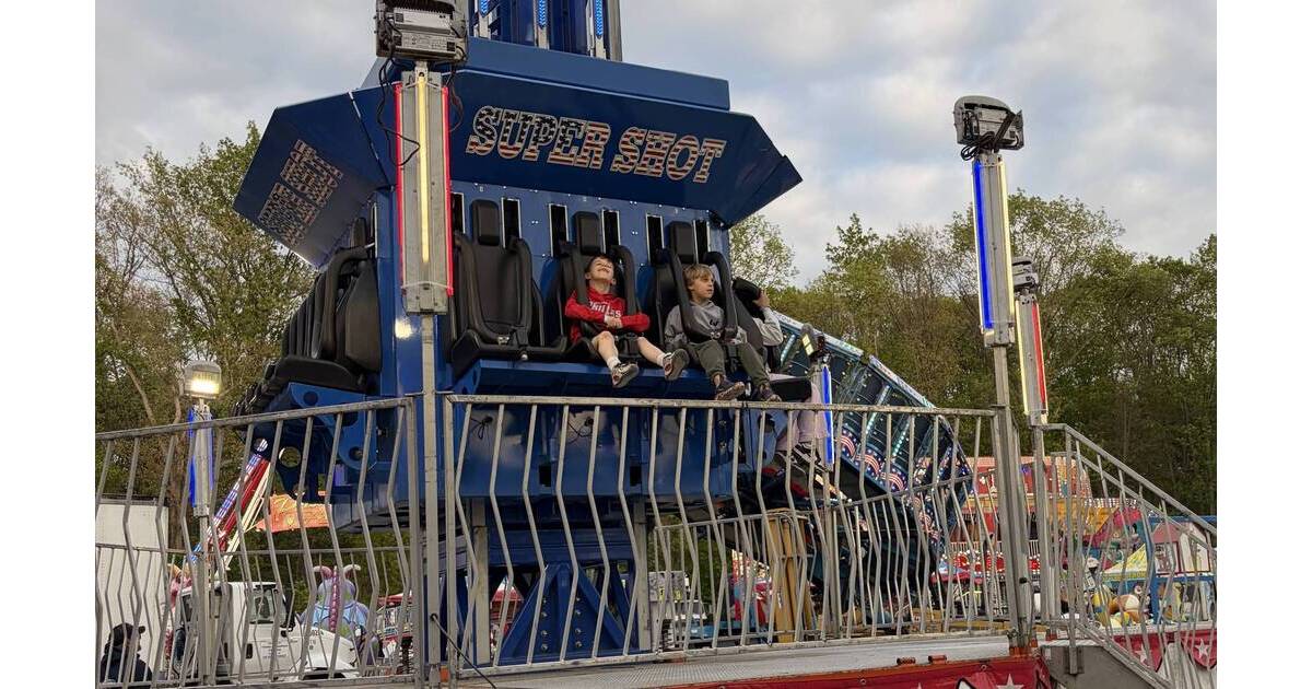 Livingston's 2026 Kiwanis Karnival Continues with Hand Stamp Day