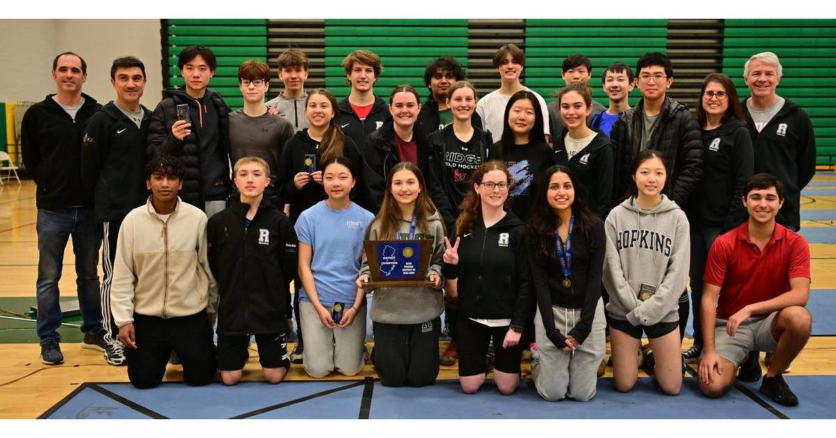 Ridge Boys Fencing Wins District Title, Ridge Girls Take Second