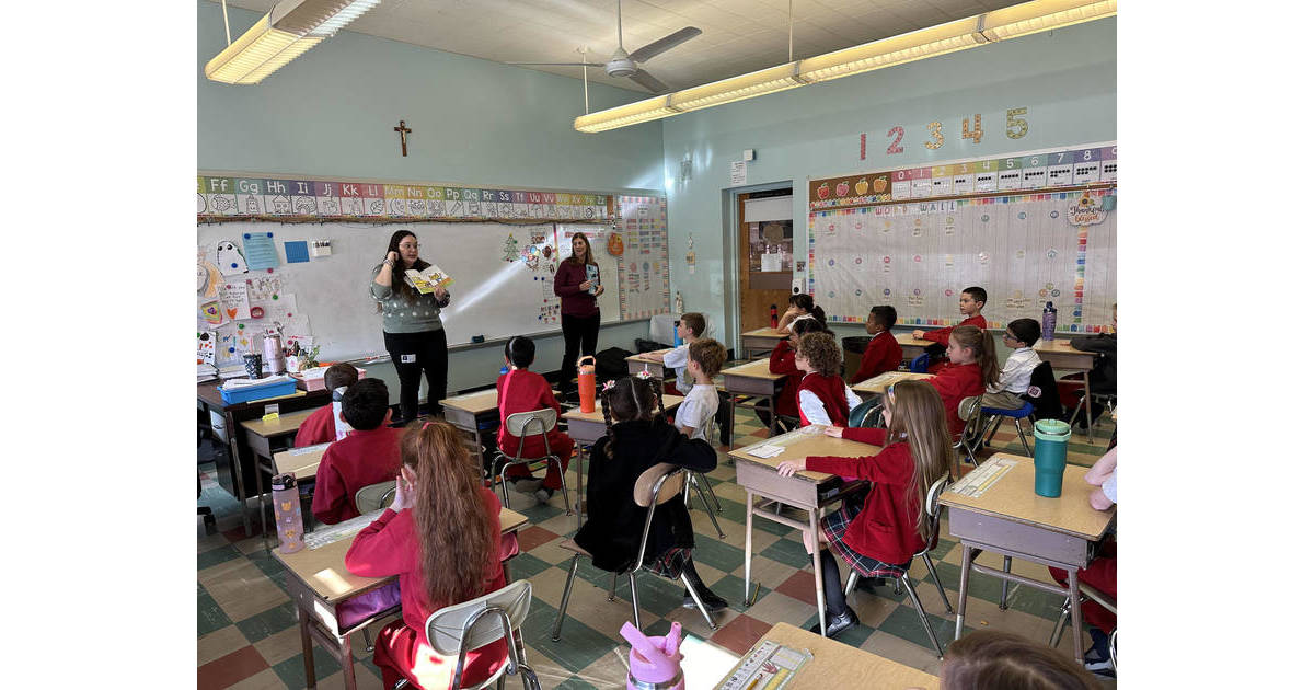 Sayreville Public Library Visits St Stan #39 s School Woodbridge