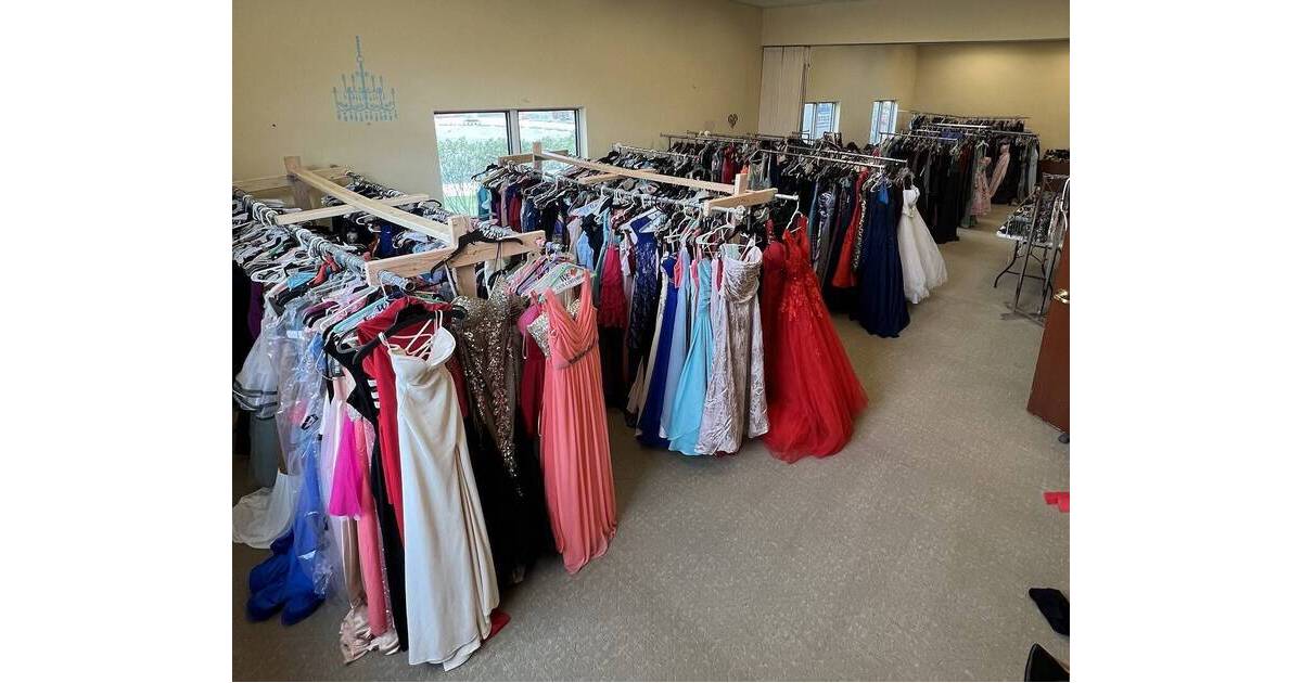 strapless open back dress Elegant Red Satin High Neck Slit Long Mermaid Prom Dress main image 1