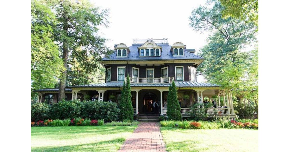 Bloomfield Township Celebrates Oakeside Mansion Reopening with Open