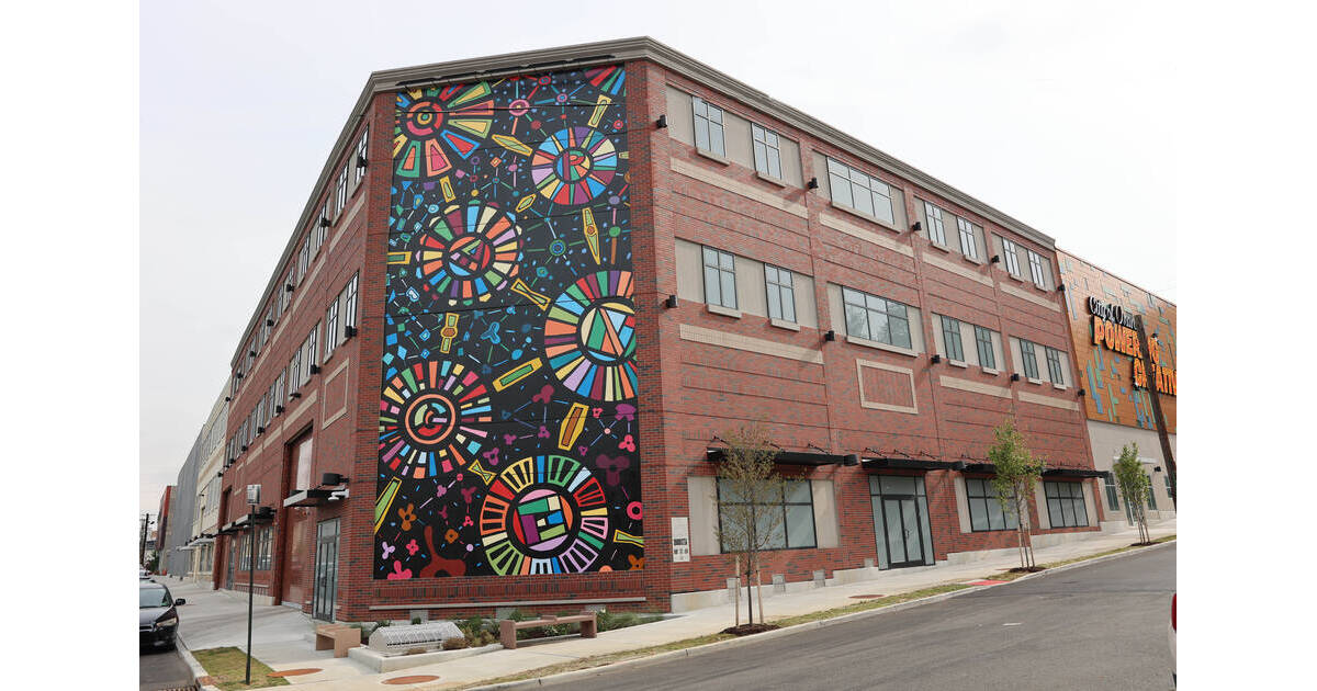 Art Meets Infrastructure: New Mural Unveiled at Orange Heights ...