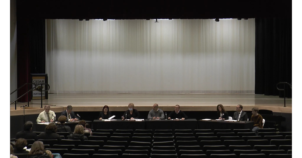 Cedar Grove Board of Education Swears in 2 Members, Reelects Daura