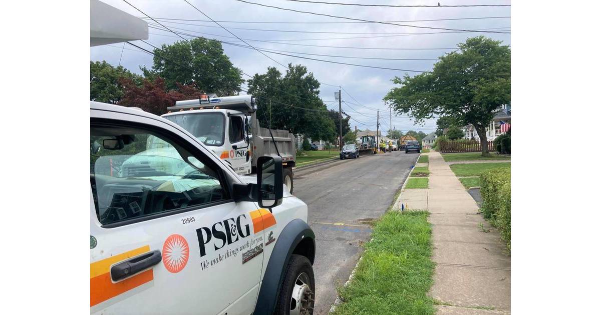 PSE&G Work Crews Continue Gas Line Replacement Project in Somerville on