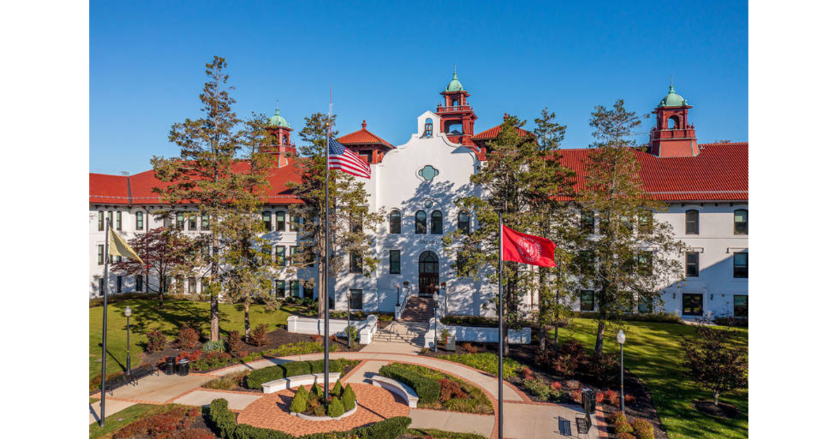 Nutley Residents Named to Fall 2021 Dean's List at Montclair State