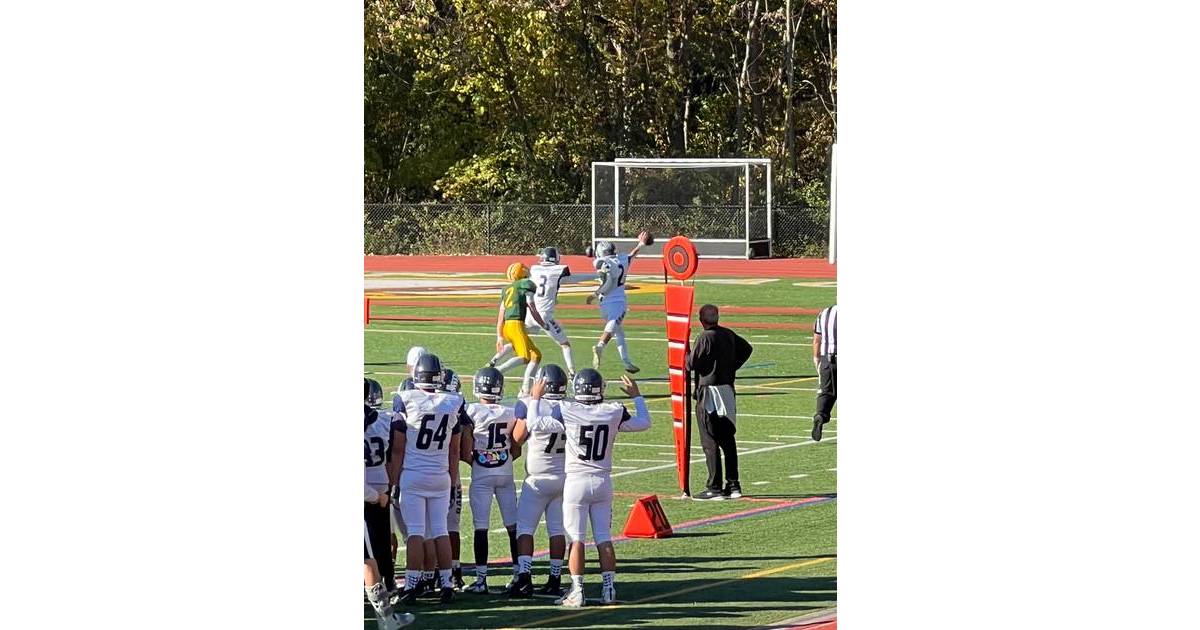 Randolph Football Rises to Victory; Defeats Morris Knolls To Finish