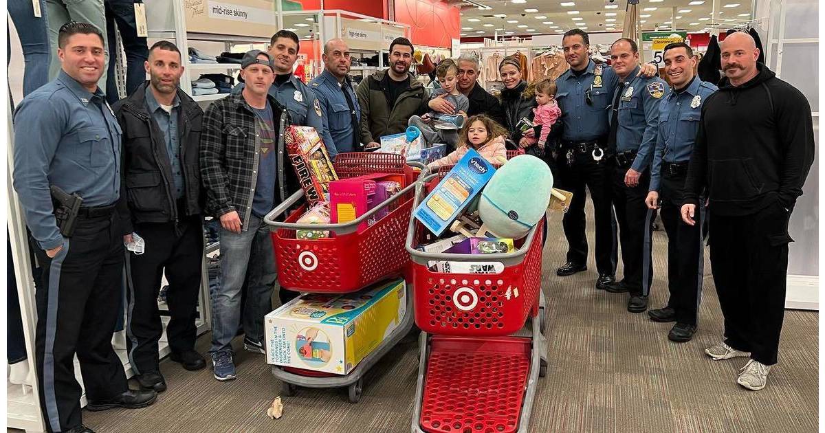 Totowa P.B.A. Lifts Holiday Spirits of Family Who Lost Father Due to COVID19 Passaic Valley