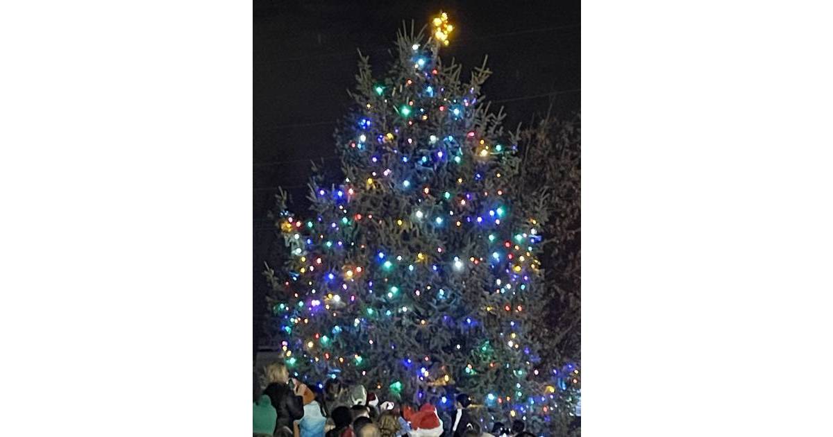 Spotswood in Holiday Season with Annual Tree Lighting