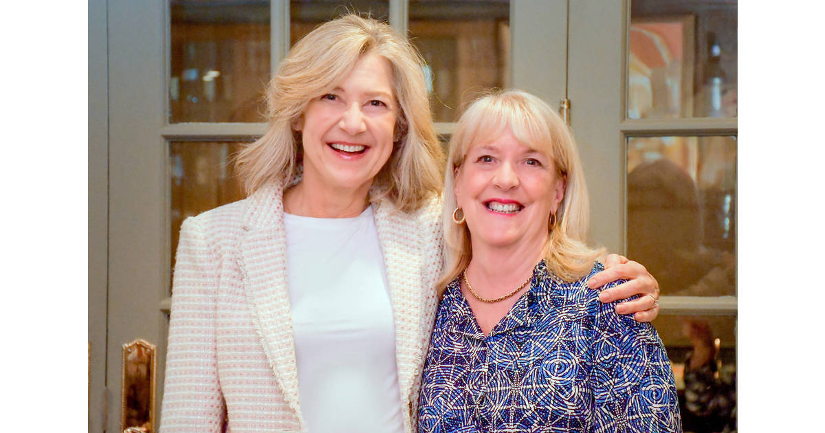 Lois Schneider Realtor Celebrates 2022 Summit, NJ