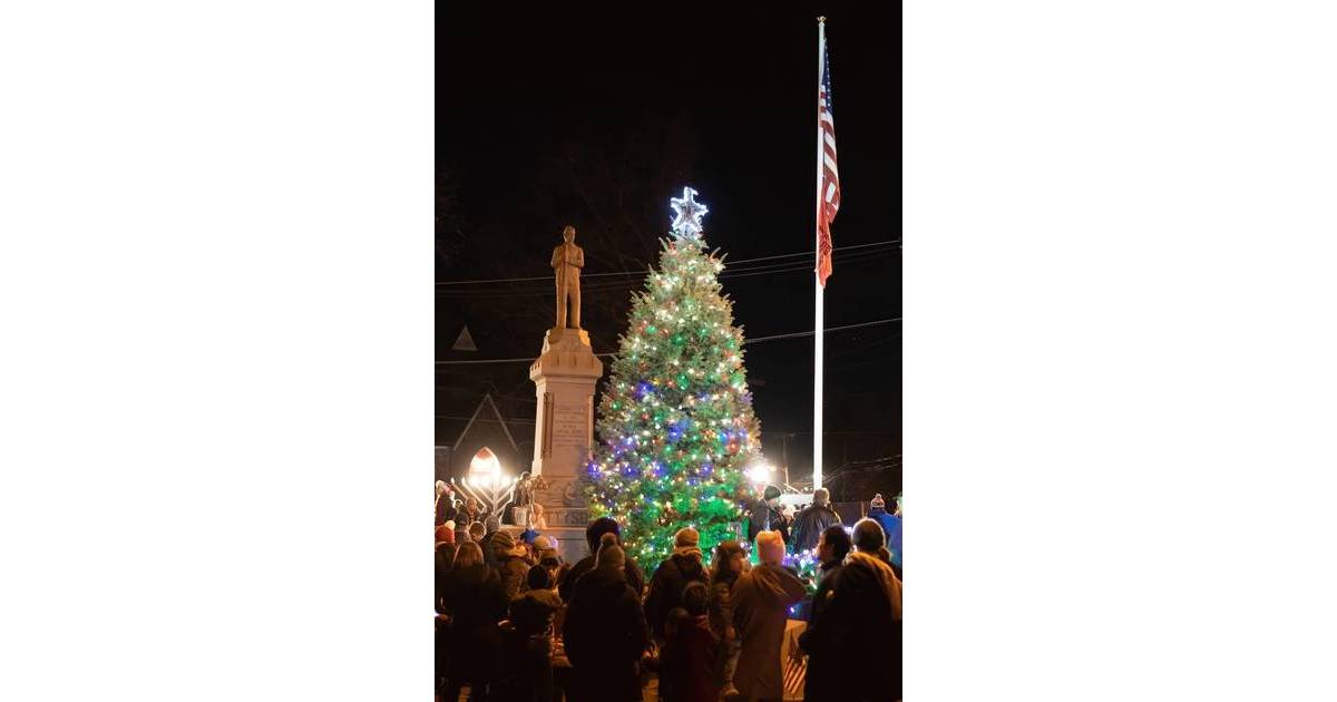 Flemington Borough Holds Annual Tree Lighting Ceremony (Photo Gallery