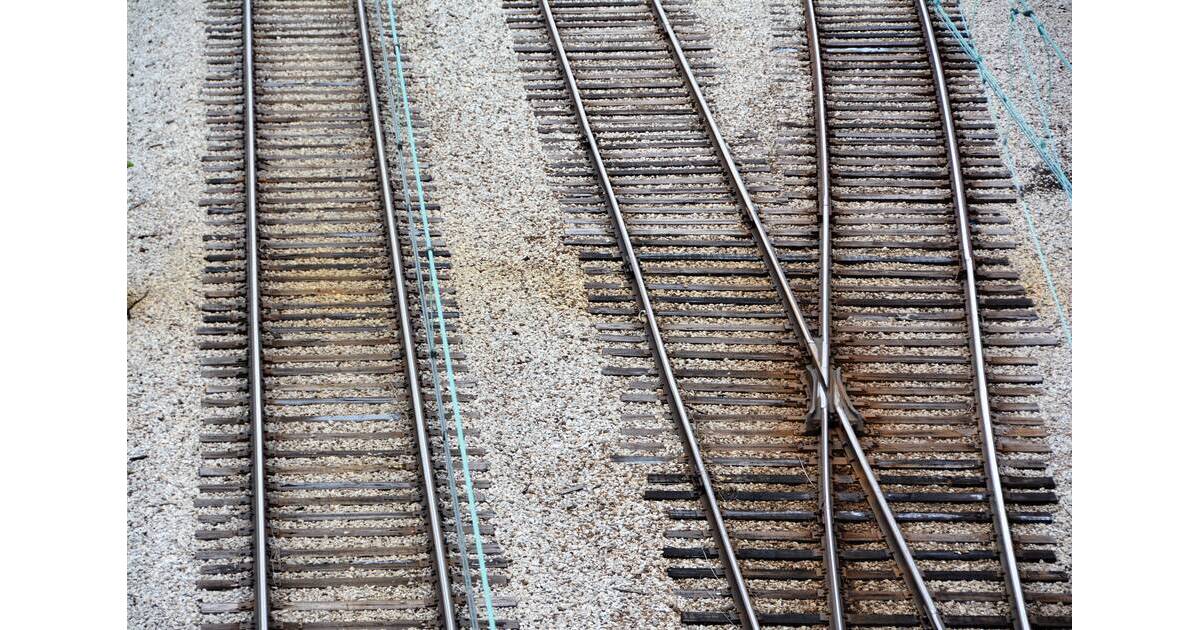 COMMUTERS REJOICE NJ TRANSIT MOVING TO RID ITS FLEET OF OLD TRAINS AND visual data 3