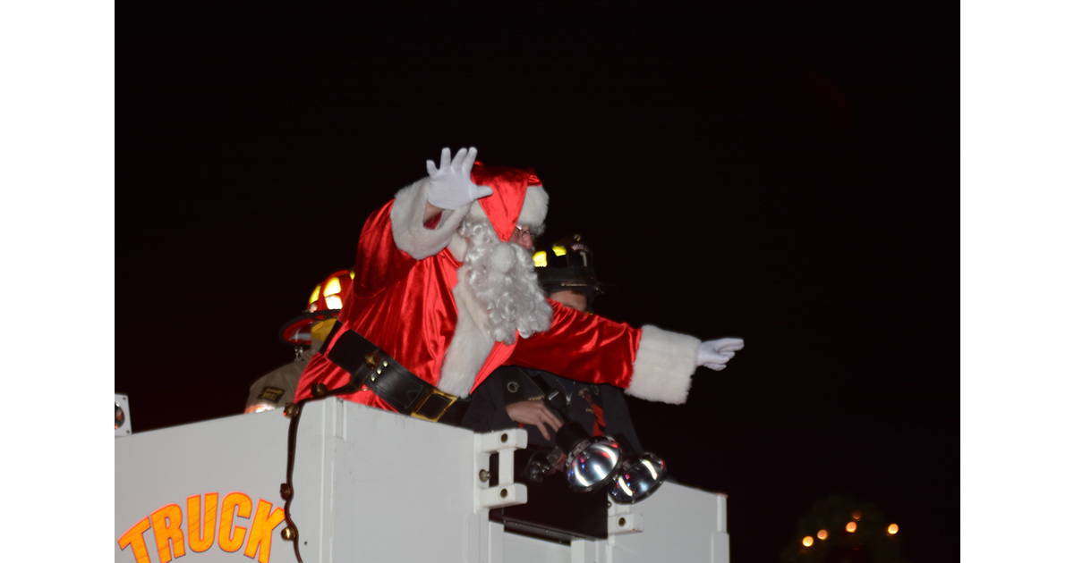 New Providence Celebrates Santa's Arrival with Annual Christmas Walk