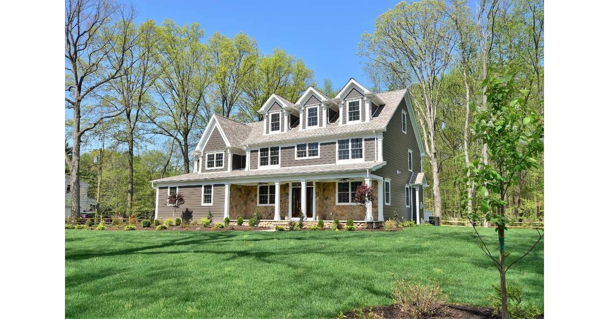 Luxury Homes on Cooper Road Complete, Open House on Sun., May 7 from 1