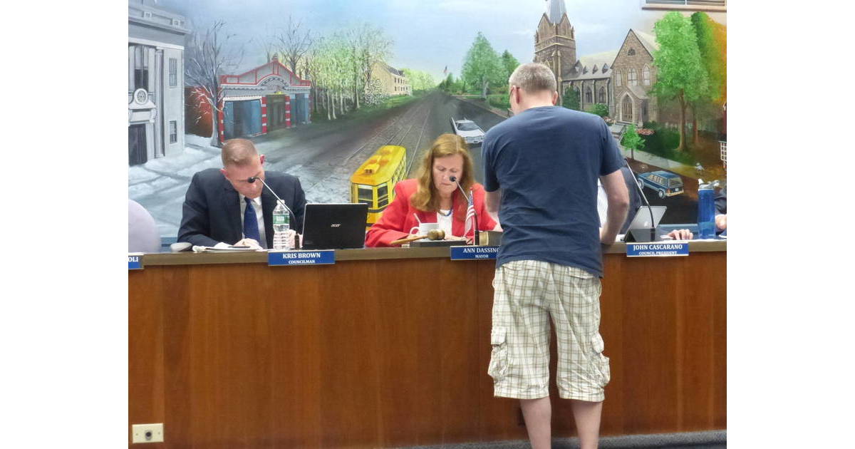 Caldwell Residents Pose Concerns About Essex Fells Elementary Traffic