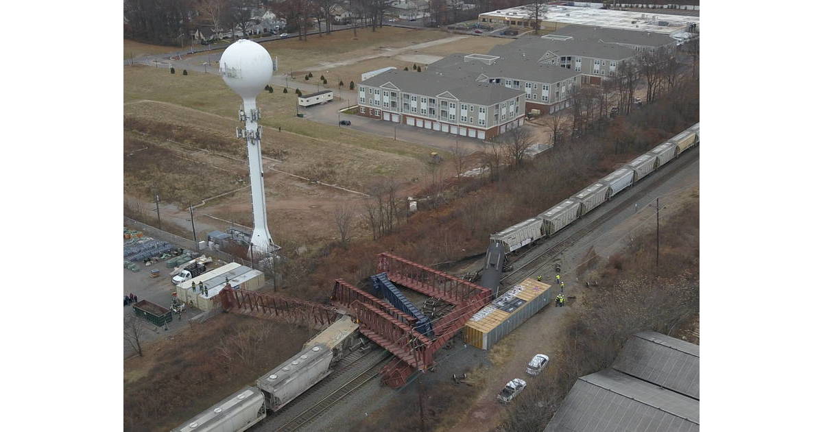 Freight Train Derailment Halts NJ Transit Raritan Valley Line Service