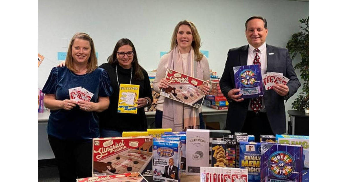 Put a Smile On YOUR Face Donate to the YMCA Annual Holiday Support