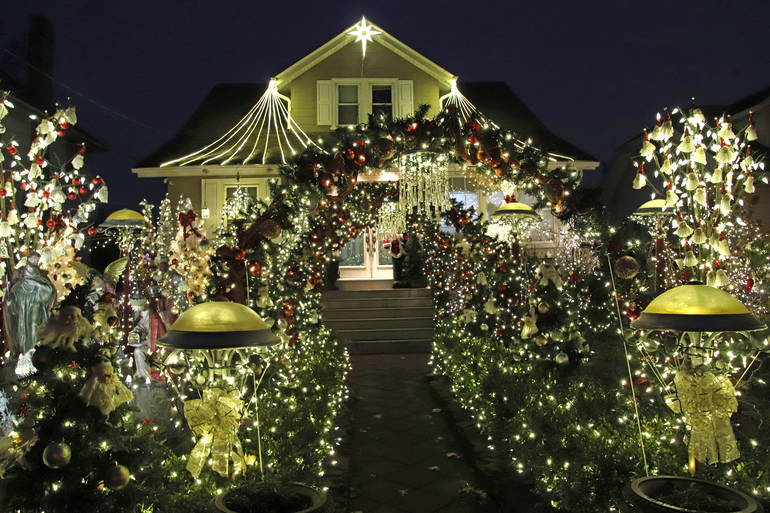 Verona Christmas Faire Nj 2022 Scenes Around Town - Hawthorne Residents Illuminate Their Homes For  Christmas | Hawthorne , Nj News Tapinto