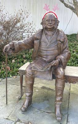 Carousel image b5902aa31e4445435fee 01 25news van buren statue 1 scaled