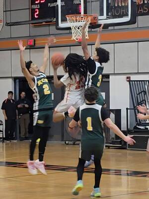 Carousel image 0060ff50a4464f58d730 0212 rnh b2 sports photo   boys basketball mohonasen 2