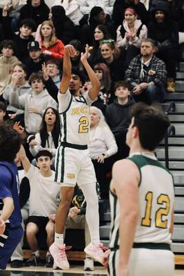Carousel image 02887f2e8c6886f5e22c 0226 rnh b2 sports photo   boys basketball ichabod crane 2