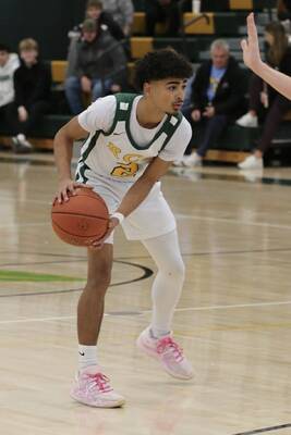 Carousel image 7d25a62b0ac7cd86e853 0205 rnh a7 sports photo   boys basketball averill park 1