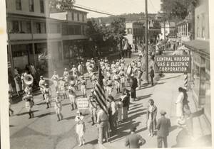 Carousel image 5c4c9be9bfd78fd94747 0430 rnh a1 centerpiece downpage article photo   once upon a time   parades 1