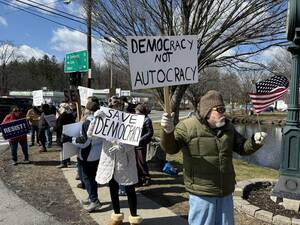 Carousel image 732f442094bc4e604bba 0417 gp a1 downpage article photo   no kings rally 1