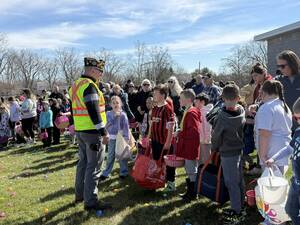Carousel image a675768d821beb8fe9d7 0409 rnh a1 lede centerpiece article photo   ravena easter egg hunt 1