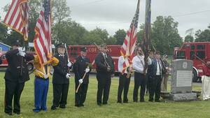 Carousel image 6d062572410bb941714c 0528 rnh a1 lede article photo   ravena memorial day 1