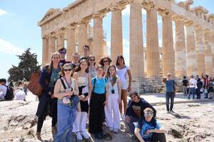 Carousel image ef36bd52ea6669c6770d 0501 gp b1 spartan strong news photo   trip of a lifetime 1