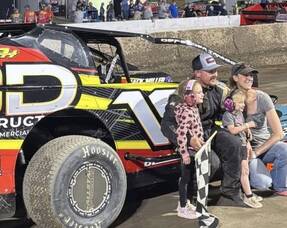 Carousel image clone 1610998 31a3e623230d62ad1a40 0626tjpage8autoracingstuffphotowith1pic