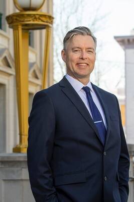 Carousel image 4d80117859455defe894 08 26blot 2 chris liberati conant