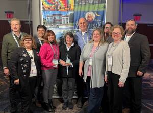 Carousel image 507c909871fa86ba465b 08 26whos board awarded  photo