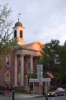 Carousel image 8c10636a8f5ff0eab158 10 26whos tracy memorial