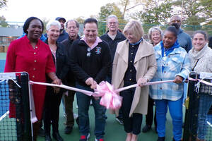 Carousel image ee1446878a7e87a4e589 100 8364 cutting the ribbon scutari mahr 3
