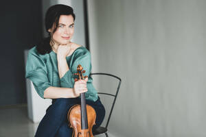 Carousel image d570424f65e7b2530e96 1 10 26 bella hristova violin credit dario acosta  002 