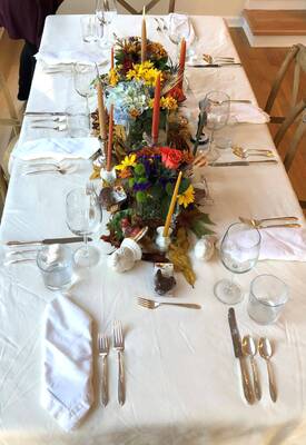 Carousel image fb2868410c71d9b0d3f9 11 20 24 thanksgiving table