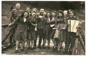 Carousel image 1de0bb2c39f583f66279 1 24 25 nazi women helpers
