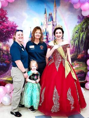 Carousel image 66da797e8a3a82292fa7 12 26comm fasny ss graphic princess party